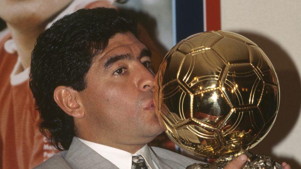 La décision radicale tombe après le ballon d’or de Maradona volé !
