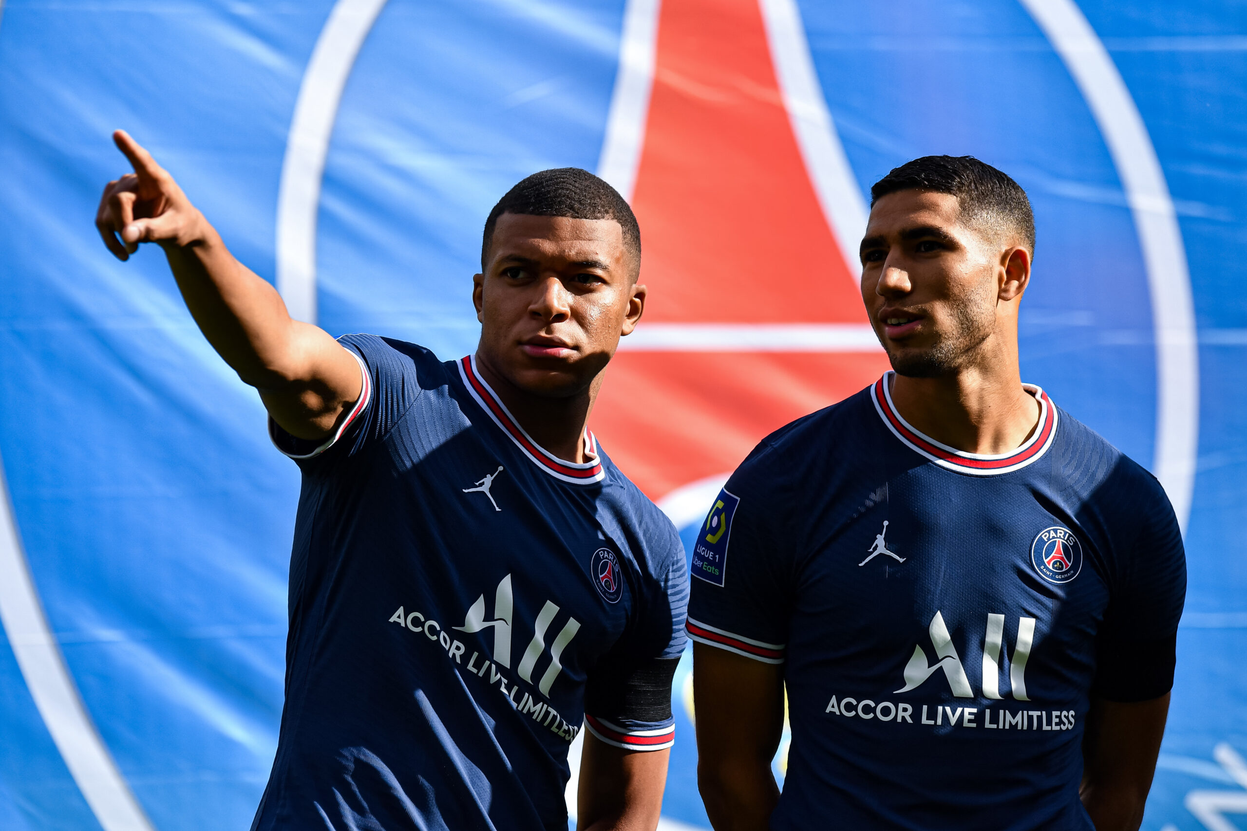 football psg mbappe hakimi superette 615985d98cb7e scaled