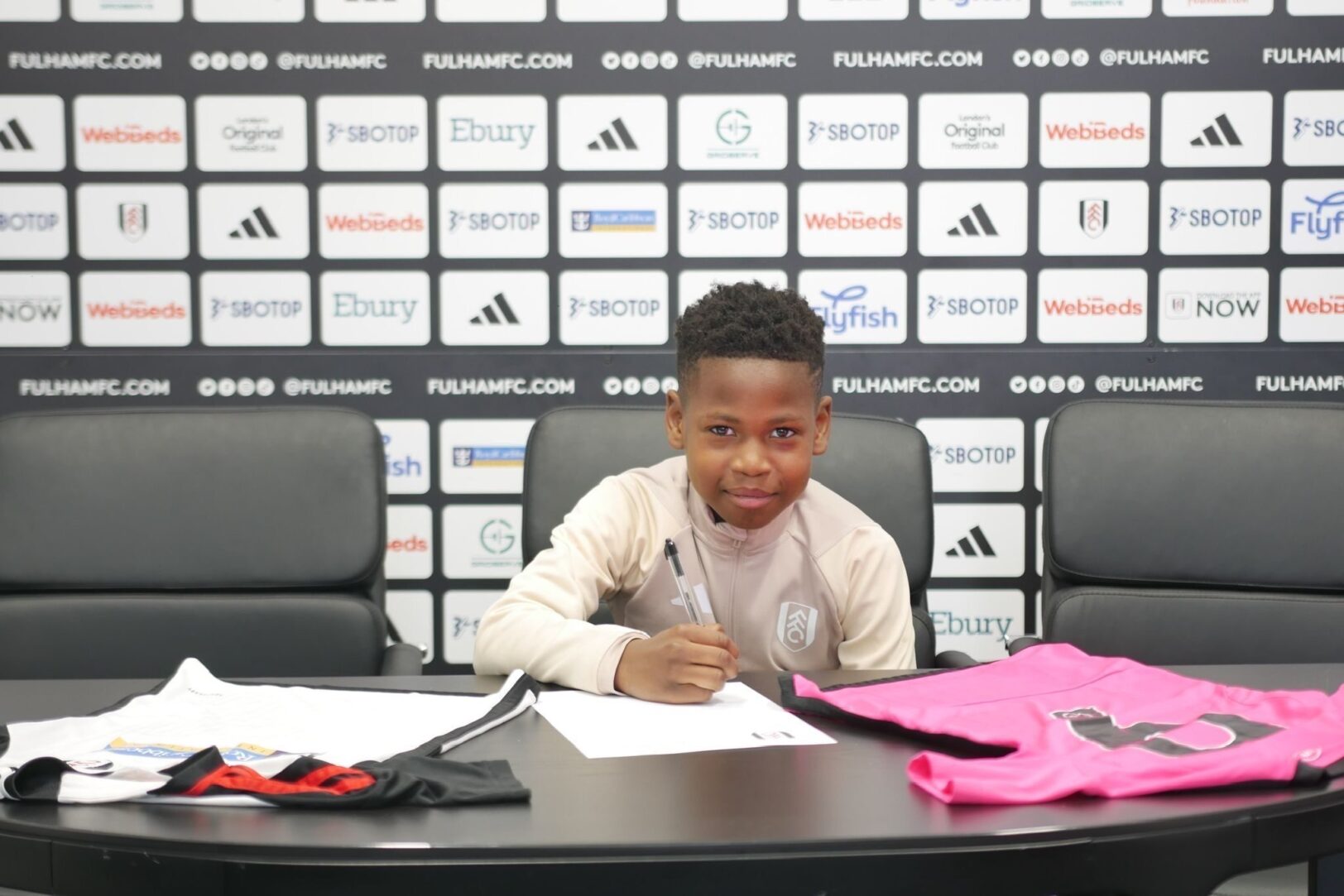 Cameroun : Un jeune talent de 10 Ans attire l'attention des clubs anglais !