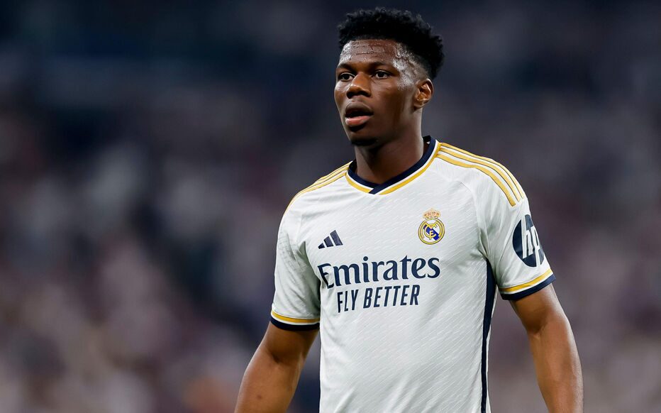 Real Madrid : Tchouaméni en béquille, l'image qui inquiète les madrilènes et la France