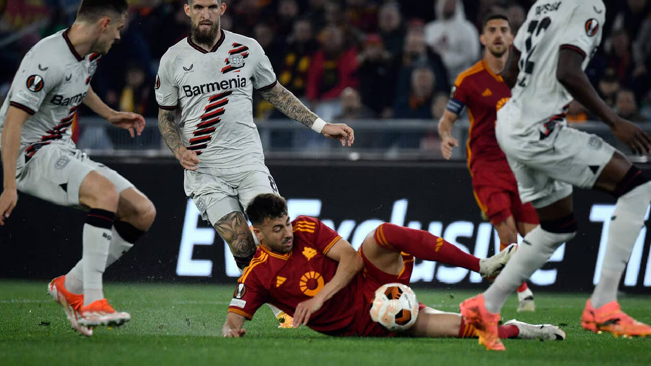 Europa League : La Roma tombe à domicile contre le Bayer Leverkusen qui a un pas en finale