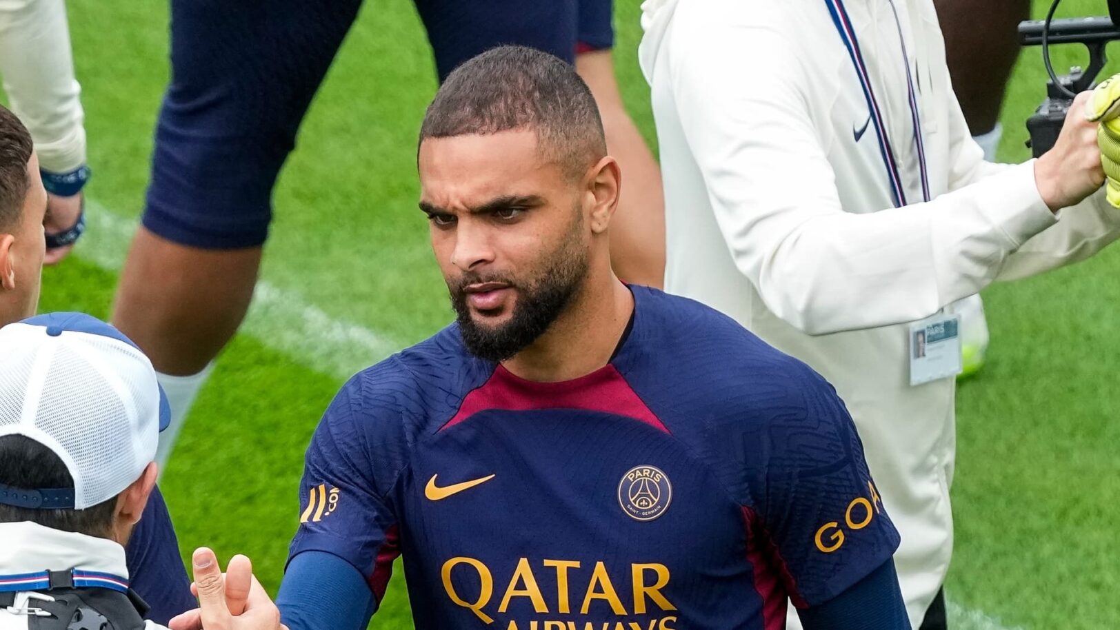 Il quitte aussi le PSG et mâche ses compatriotes : " J'ai mis une croix sur la France"