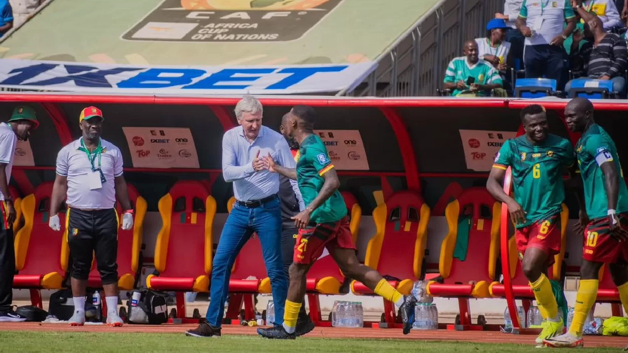 Sans limite, Marc Brys descend publiquement son joueur après l'Angola : "Je suis déçu de lui"