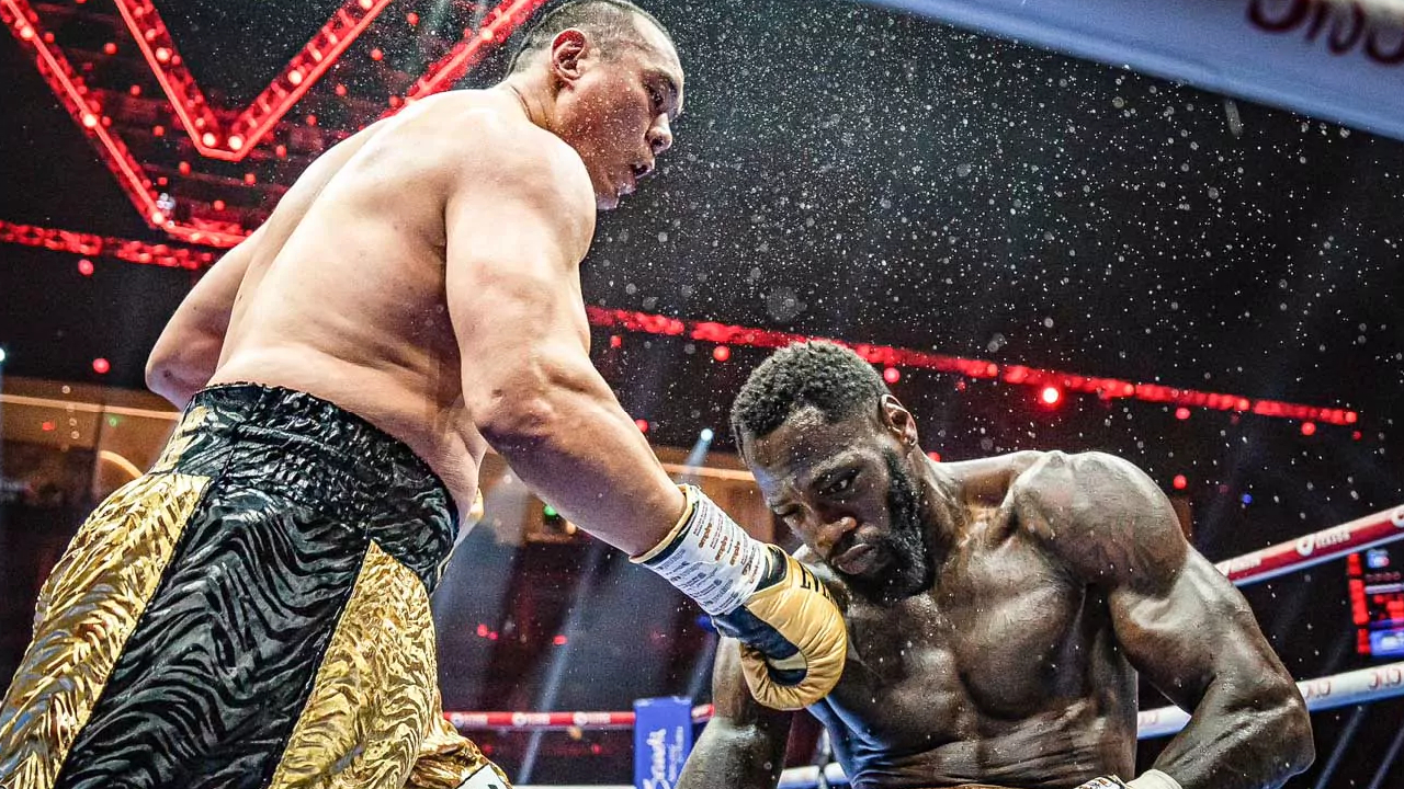 Oubliez Ngannou, le Chinois Zhilei Zhang désactive Deontay Wilder avec un KO terrifiant