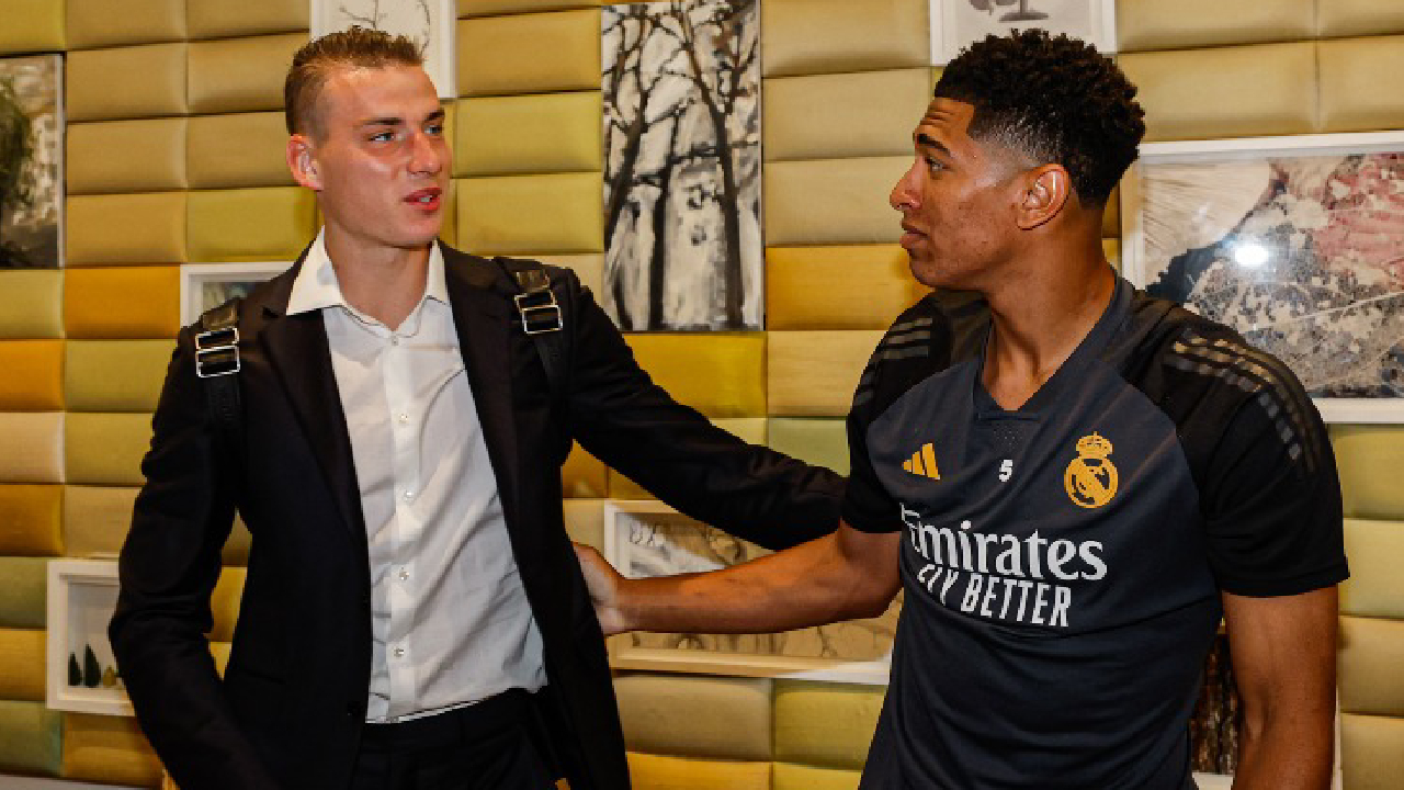 VIDÉO : La grosse marque de respect pour Andriy Lunin après son arrivée tardive à Londres