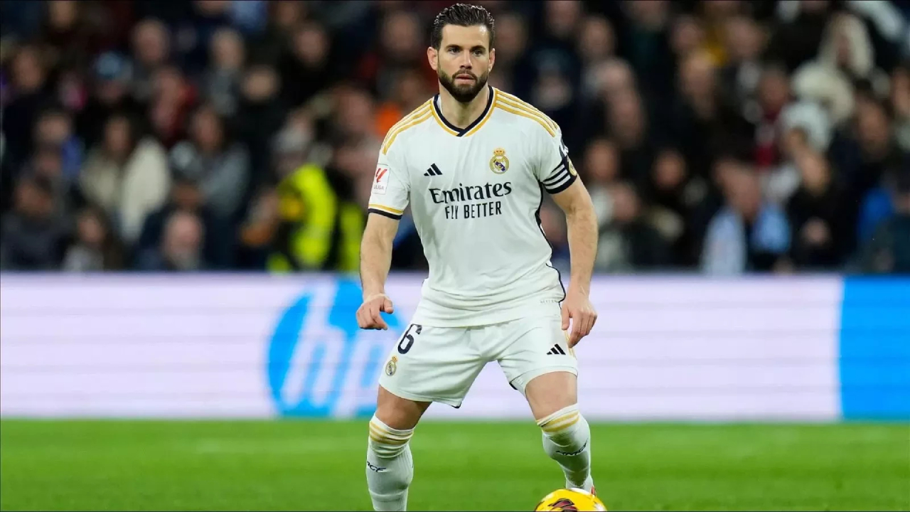 Marca et Fabrizio Romano l'annoncent, Nacho rejoint Cristiano Ronaldo en Arabie Saoudite