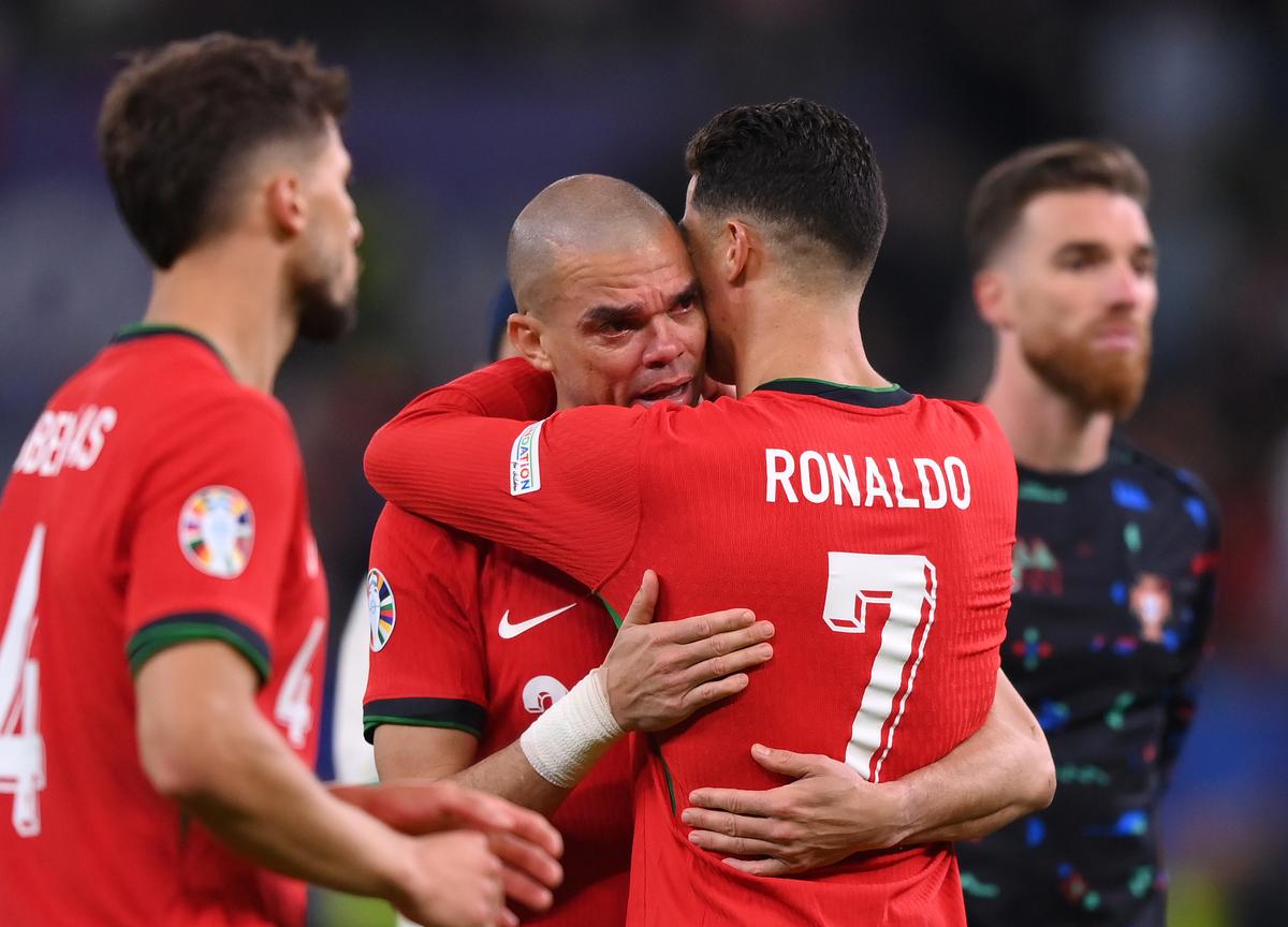 VIDEO : Ça fuite finalement, ce qu'a fait Cristiano Ronaldo à João Félix après la victoire de la France