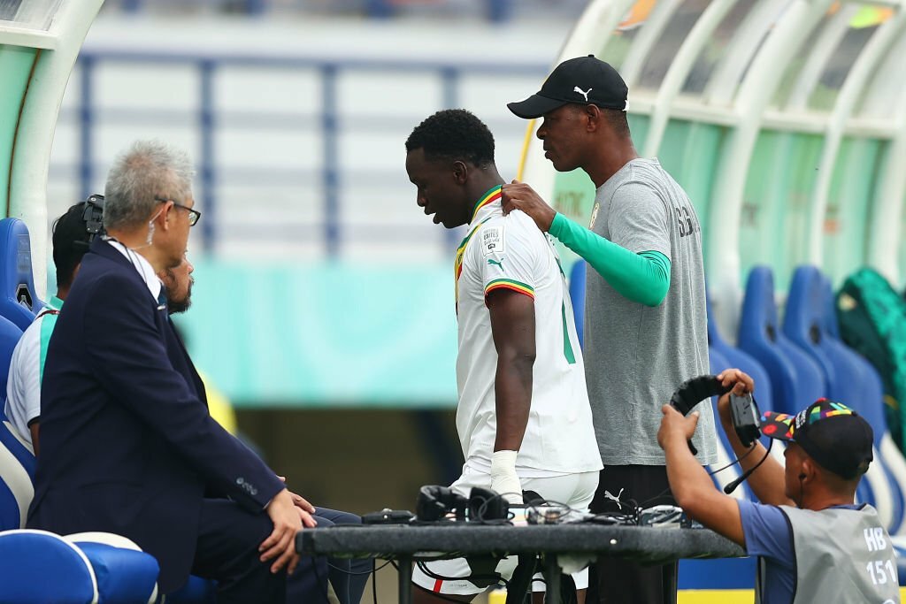 Terrible nouvelle pour Amara Diouf : opéré d'une grave blessure à Barcelone, il trahit son club 4 Terrible nouvelle pour Amara Diouf : opéré d'une grave blessure à Barcelone, il trahit son club