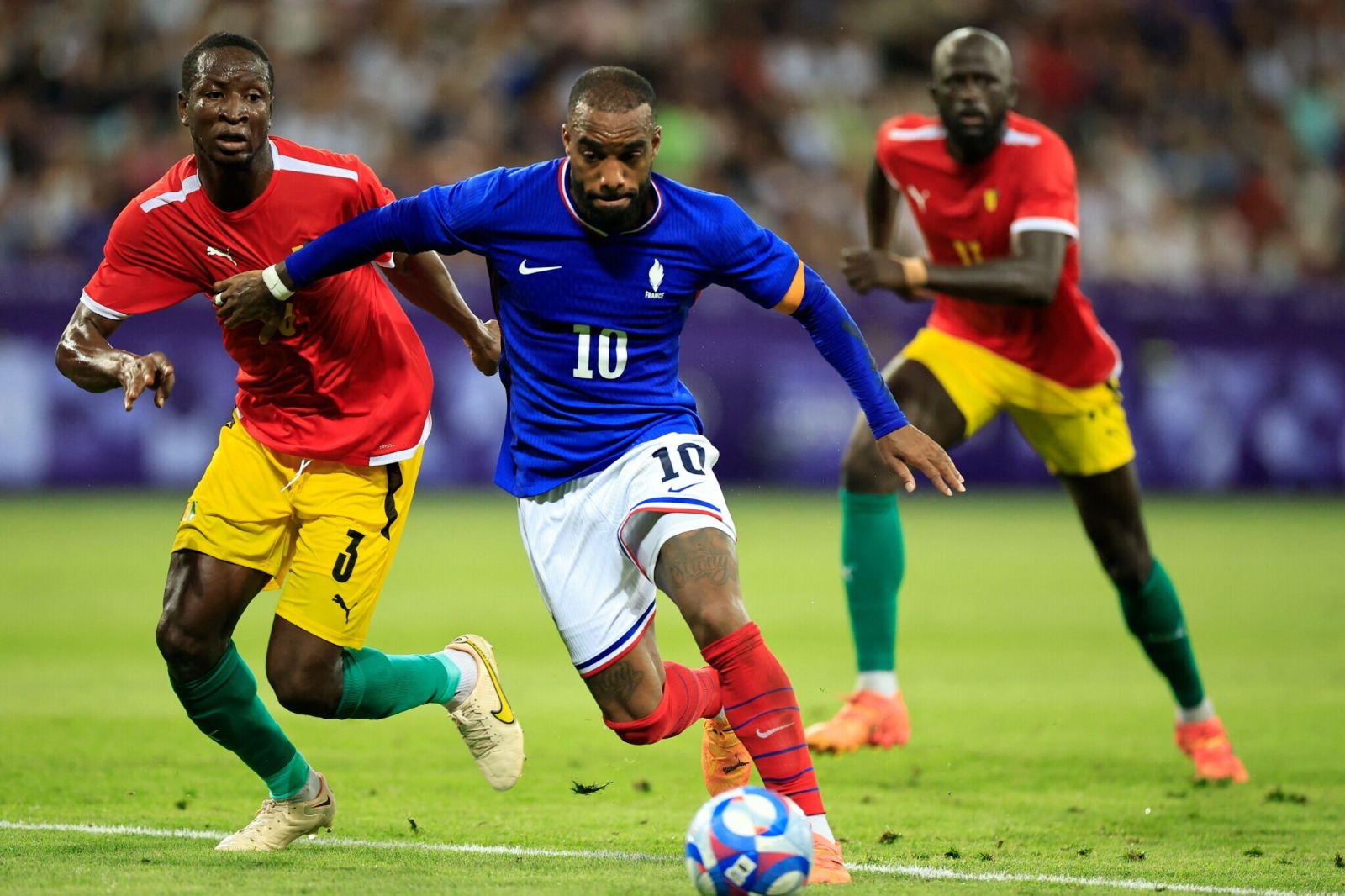 Foot – JO Paris 2024 : La France domine la Guinée et file en quarts