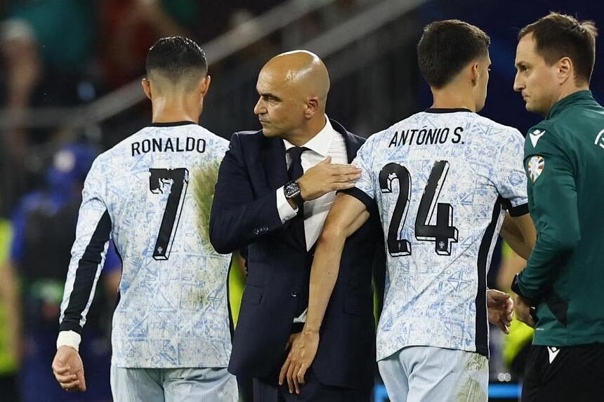 Luis Figo offre un conseil clé au sélectionneur du Portugal pour aider Ronaldo à marquer face à la France