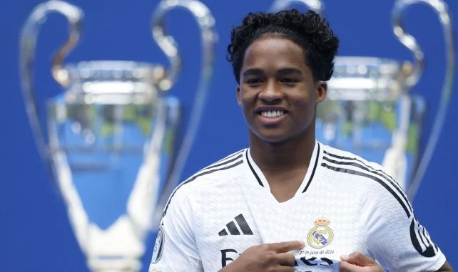 Endrick sous le feu des critiques à cause de Vinicius et Ronaldo 1 Endrick sous le feu des critiques à cause de Vinicius et Ronaldo