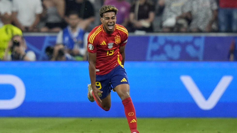 Lamine Yamal surprend Neymar avec un geste touchant et sincère ! 1 Lamine Yamal surprend Neymar avec un geste touchant et sincère !