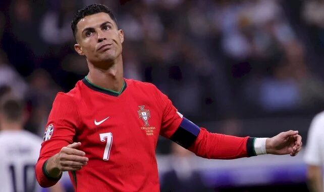 « Il ne peut plus être à ce niveau », Cristiano Ronaldo invité à "prendre du recul" après un Euro désastreux 