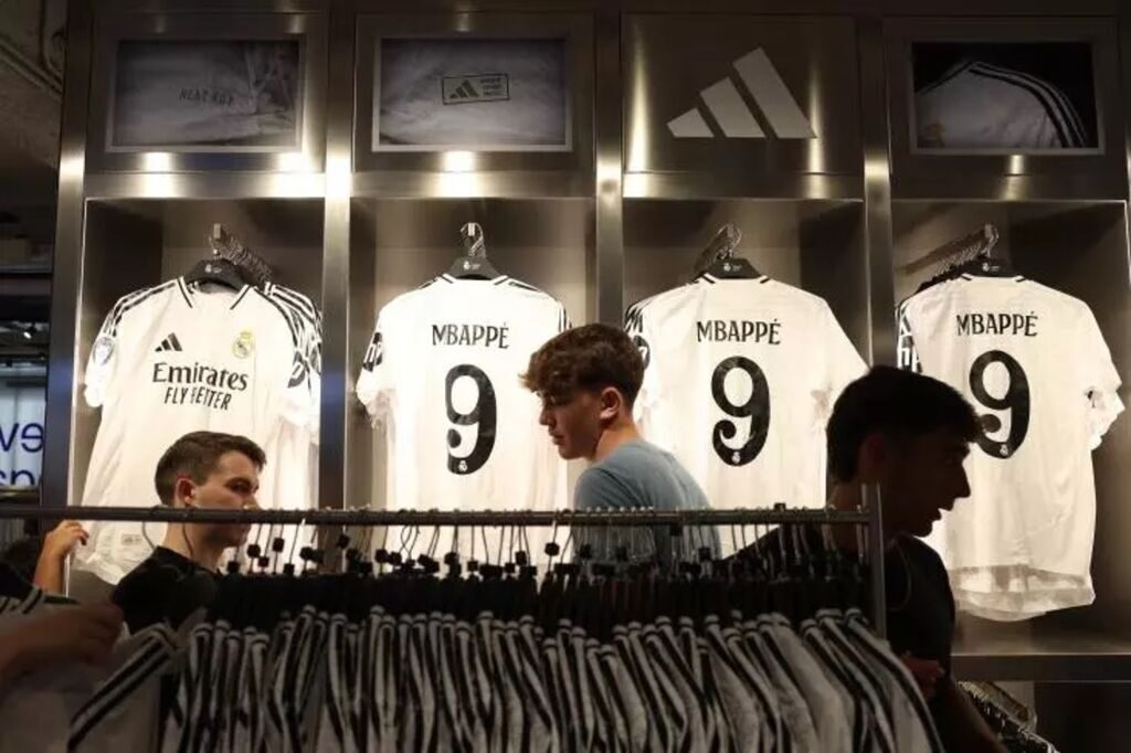 Real Madrid : Les maillots de Mbappé boostent déjà les revenus du club 