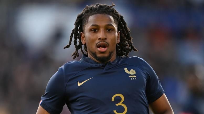 Choc inattendu : un international algérien passe de la Premier League à la 3e division française !