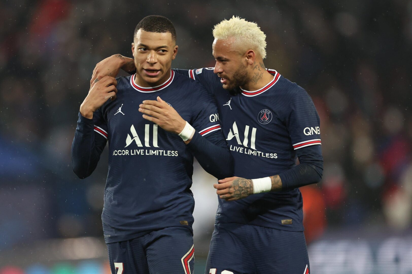 "Si tu pars, tu es faible", la grosse pique de Mbappé à Neymar
