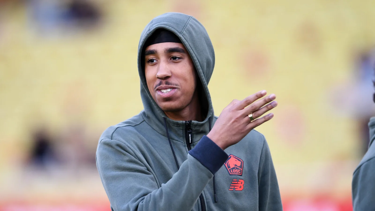 Après avoir snobé le Real pour Manchester United, Lenny Yoro (18 ans) balance : "Ils ont fait preuve..."