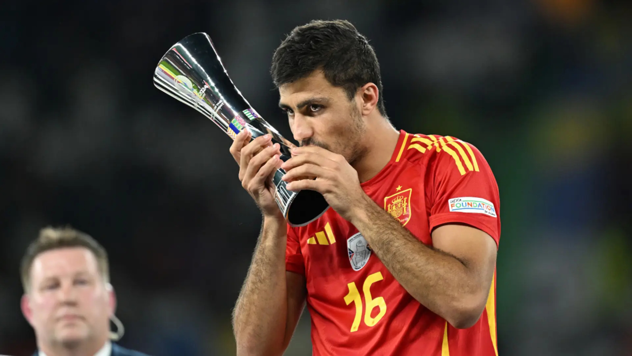 Ballon d'Or 2024 : Bellingham et Vinicius de côté, la folle annonce de Rodri après le sacre à l'Euro