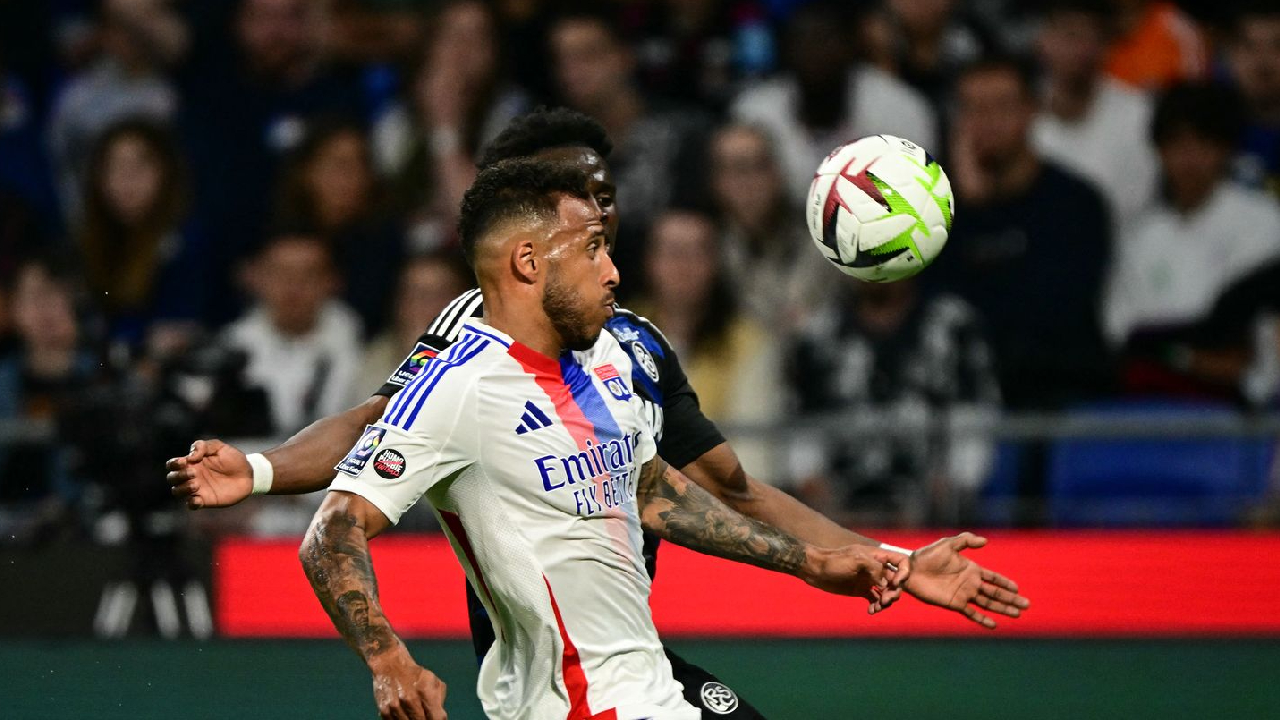 Ligue 1 : L'Olympique Lyonnais renverse Strasbourg au terme d'un match fou
