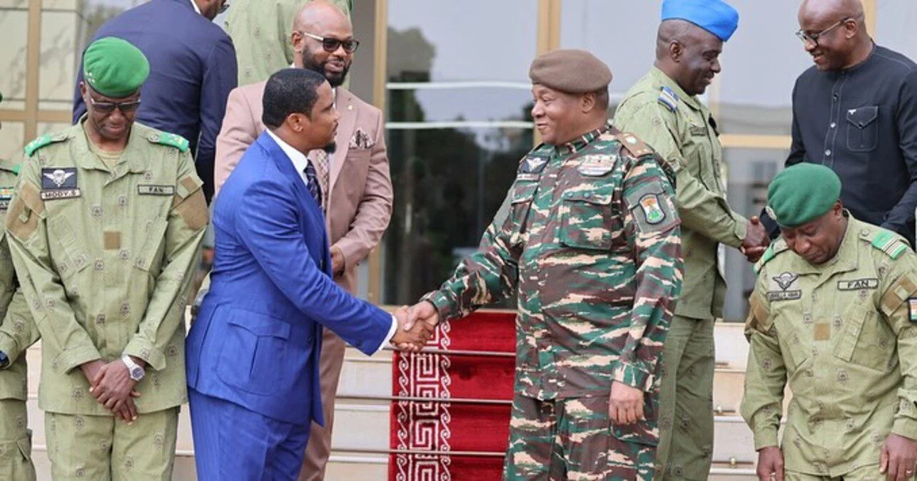 Samuel Eto’o salue les progrès du football nigérien et prône une collaboration africaine