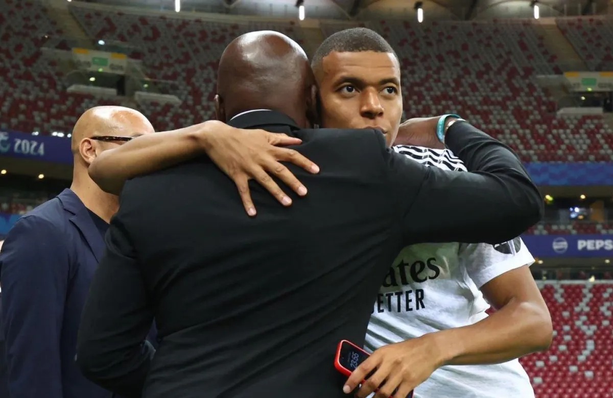 Le père de Mbappé évoque le PSG après la victoire du Real Madrid : « À Paris… »