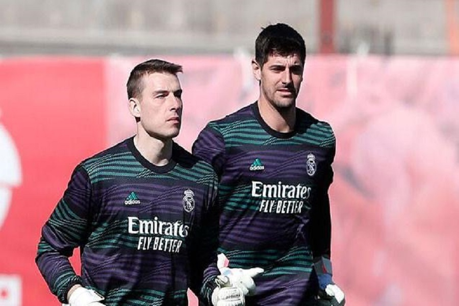 Tensions dans le groupe, Andriy Lunin sème la zizanie 1 Tensions dans le groupe, Andriy Lunin sème la zizanie