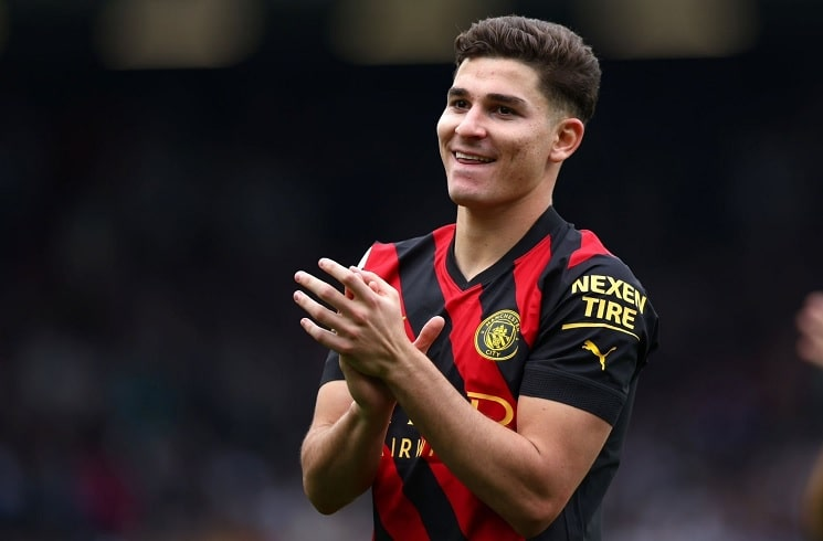 Man City : les grands noms ciblés pour remplacer Julian Alvarez
