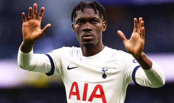 Yves Bissouma suspendu par Tottenham