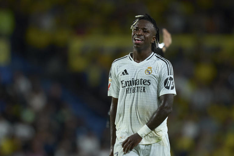 Real Madrid : Ancelotti critiqué après ses décisions sur Vinicius