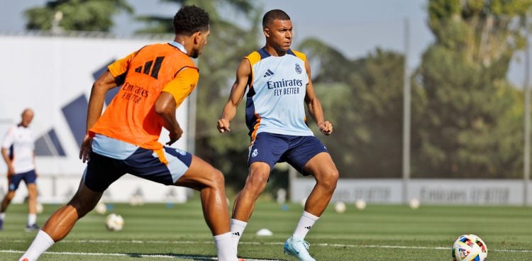 Kylian Mbappé affole le Real Madrid à trois jours de la Supercoupe 1 À trois jours de la Supercoupe, Kylian Mbappé affole le Real Madrid