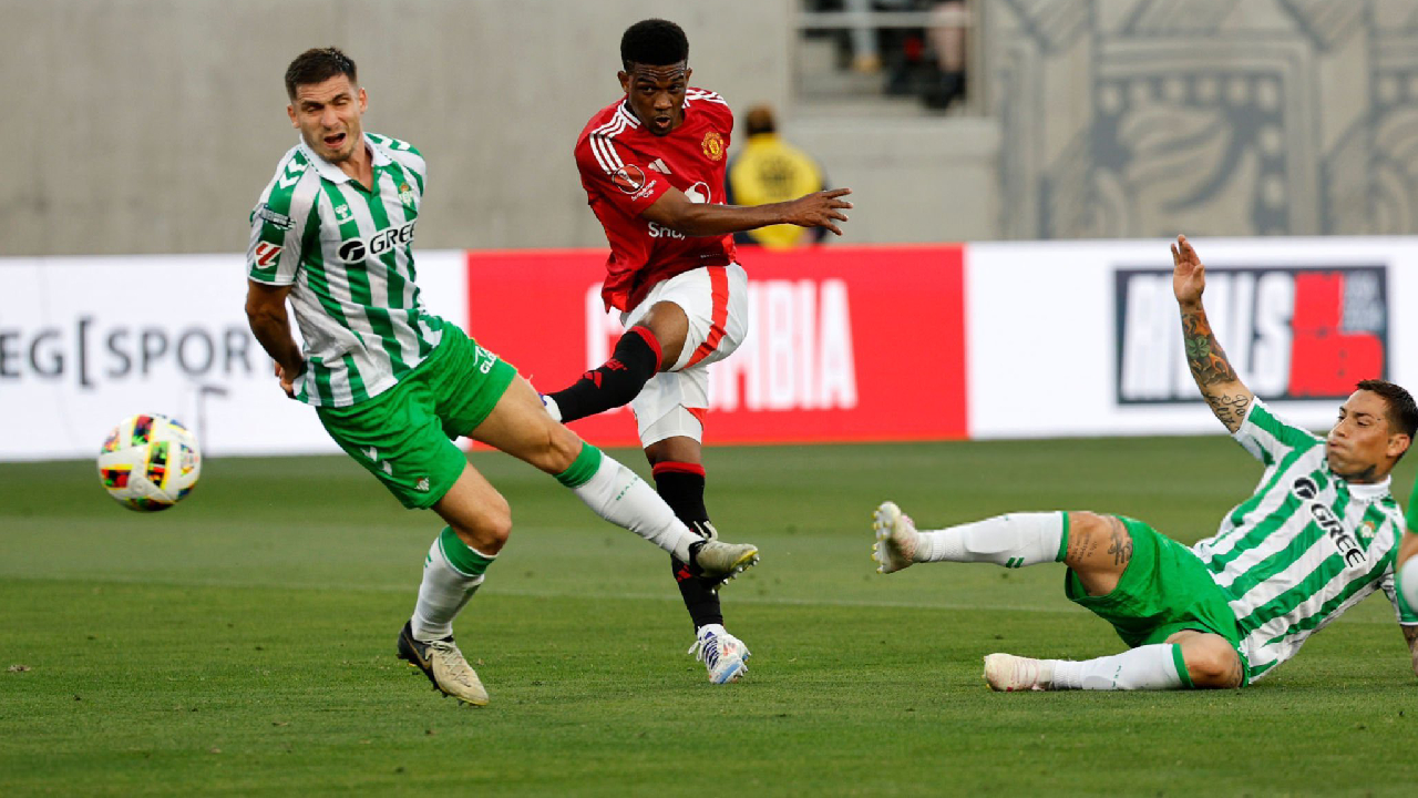 Manchester United : L'incroyable boulet de canon d'Amad Diallo contre le Real Bétis (VIDÉO)