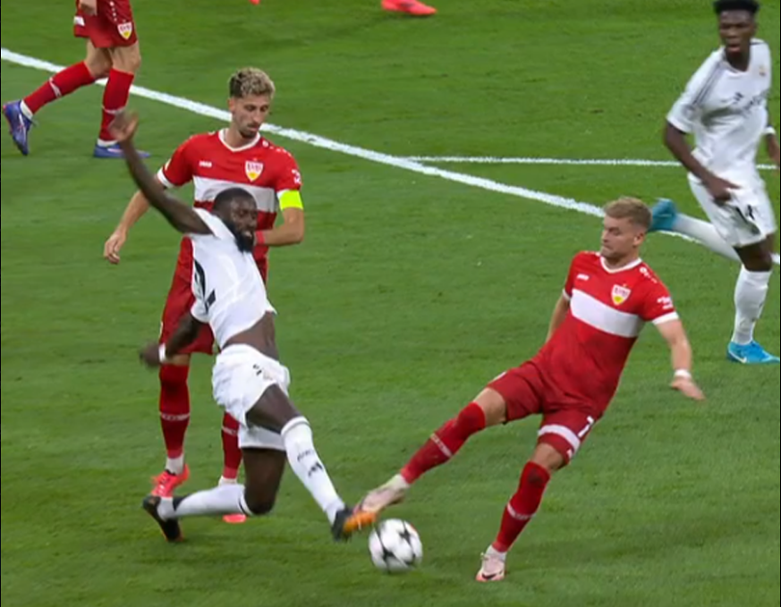 Real Madrid : la simulation ridicule de Rudiger fait le buzz ! (Vidéo)