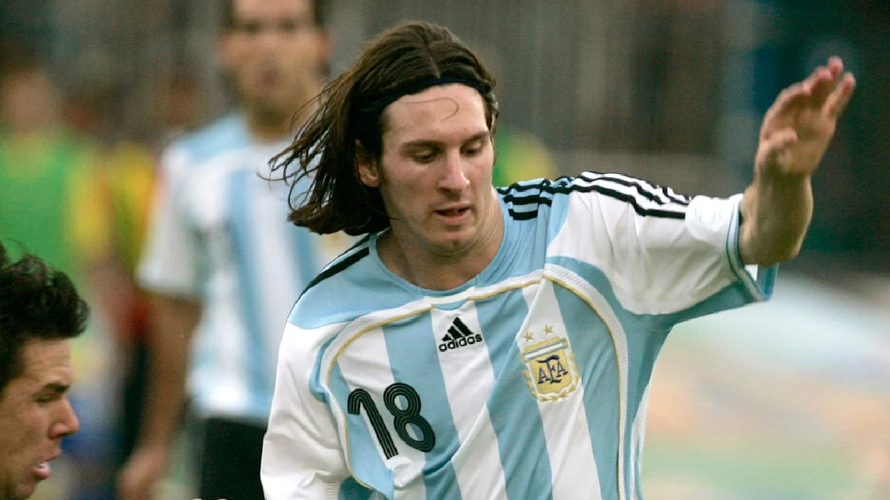La confession de taille de l'arbitre Carlos Chandia (59 ans) : "Lionel Messi me l’a laissé"