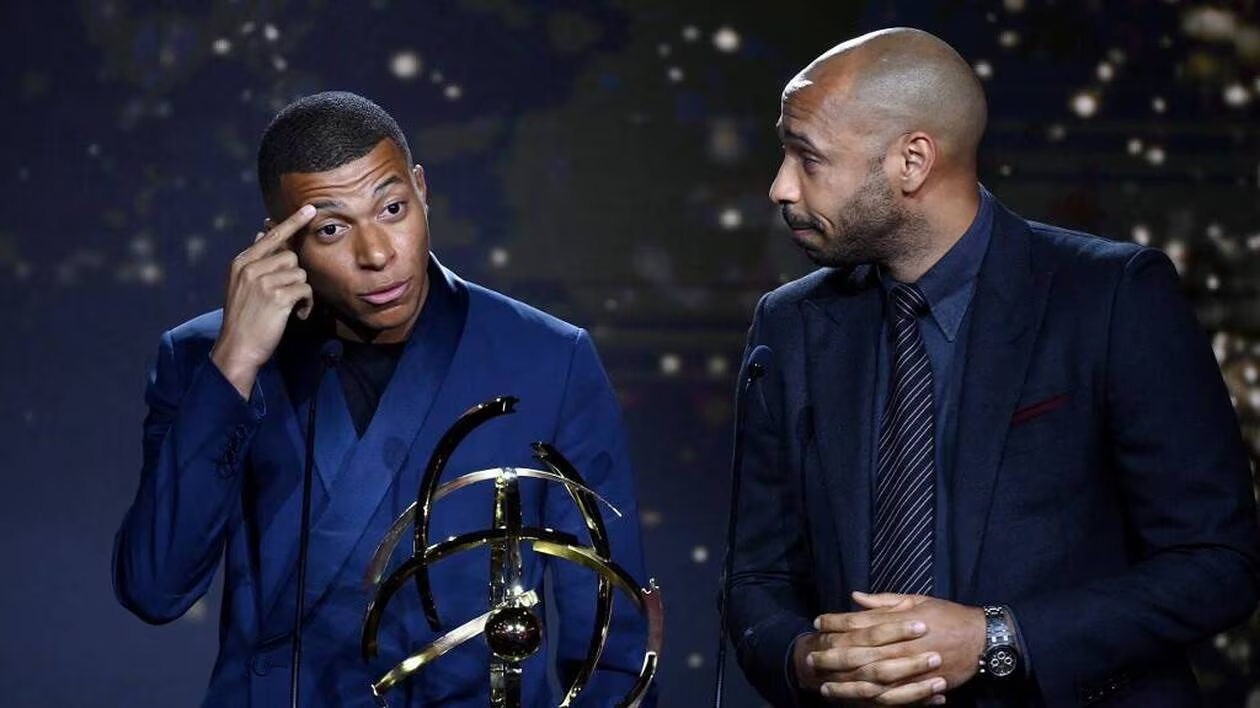 Mbappé talonne Thierry Henry dans la course au Ballon d’Or 2 Mbappé talonne Thierry Henry dans la course au Ballon d’Or