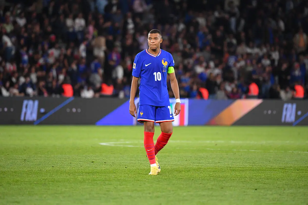 Mbappé sous le feu des critiques en France : "Il ment ou il est bête"
