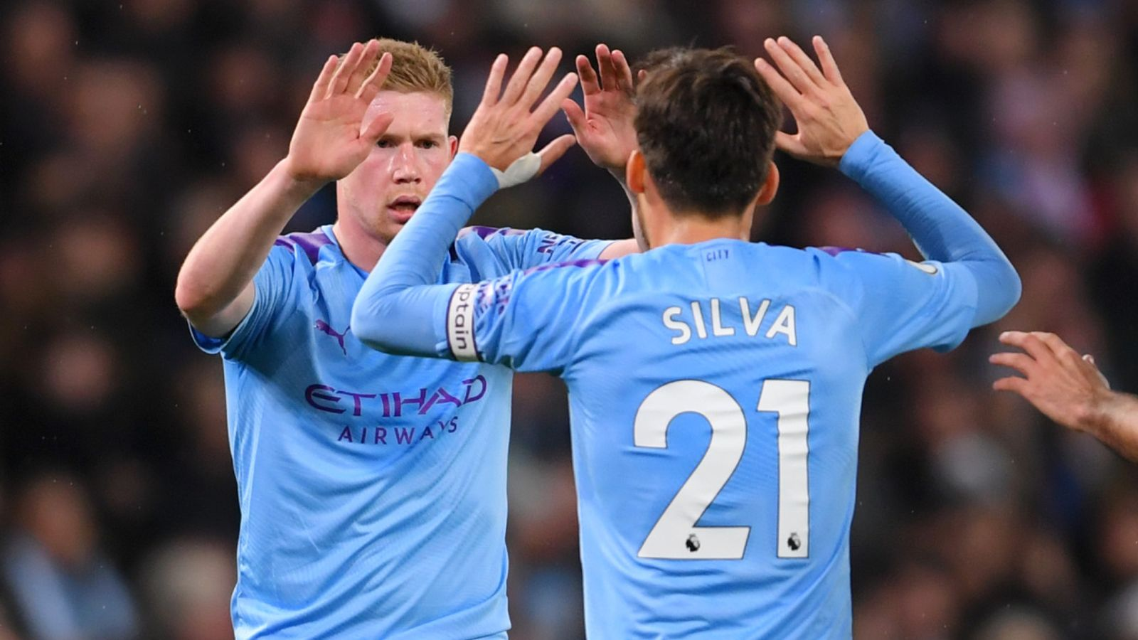 Kevin De Bruyne fait une surprise en désignant le meilleur joueur de l’histoire de Man City 2 Kevin De Bruyne fait une surprise en désignant le meilleur joueur de l’histoire de Man City