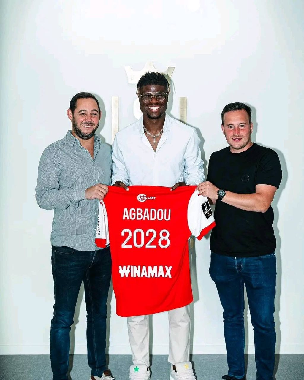 L’international ivoirien reçoit une excellente nouvelle en club (photos) 3 L’international ivoirien reçoit une excellente nouvelle en club (photos)