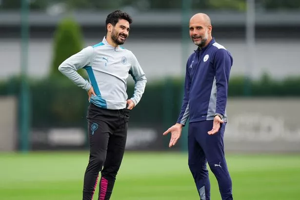 Ilkay Gundogan tranche entre Guardiola et Klopp 