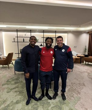 une rencontre inattendue entre Eto'o et Nkoudou