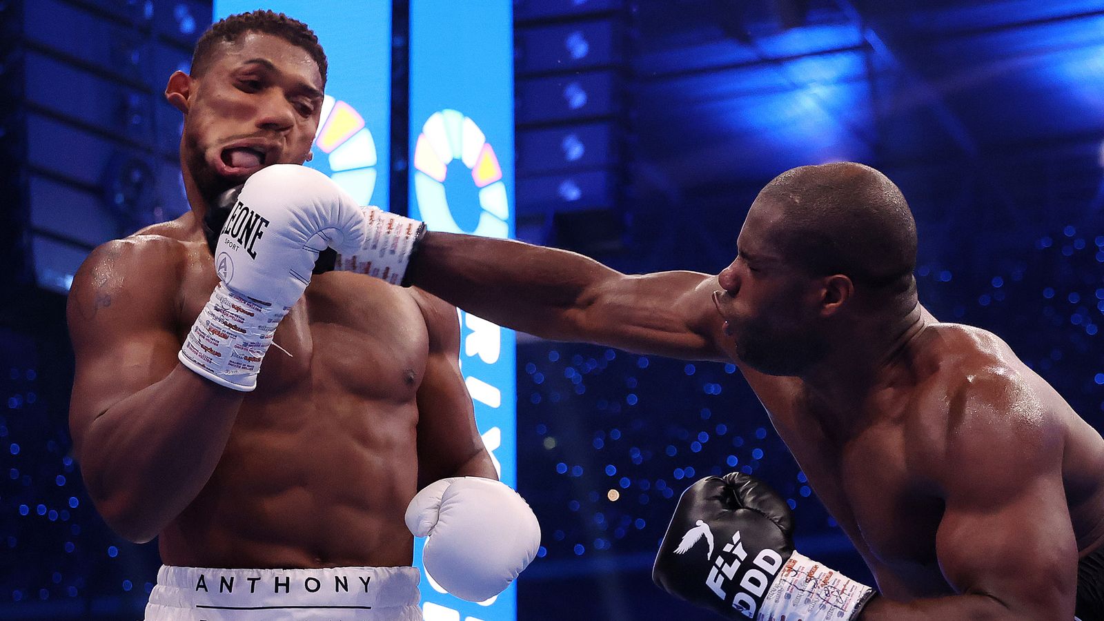 Anthony Joshua humilié par Dubois : Il demande un grand pardon à Francis Ngannou