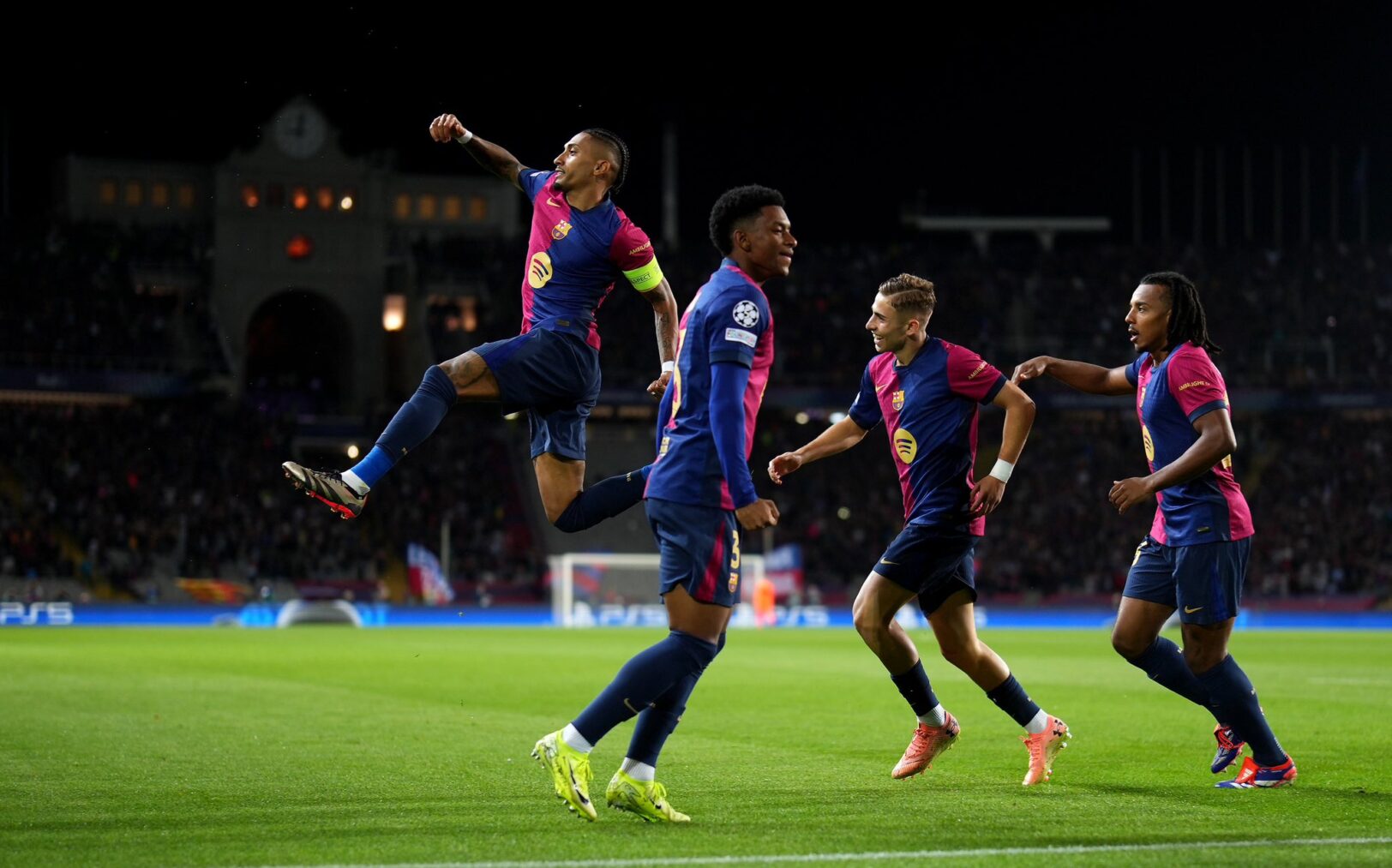 VIDEO : Raphina met le Barça devant, suite à une erreur de la défense munichoise !