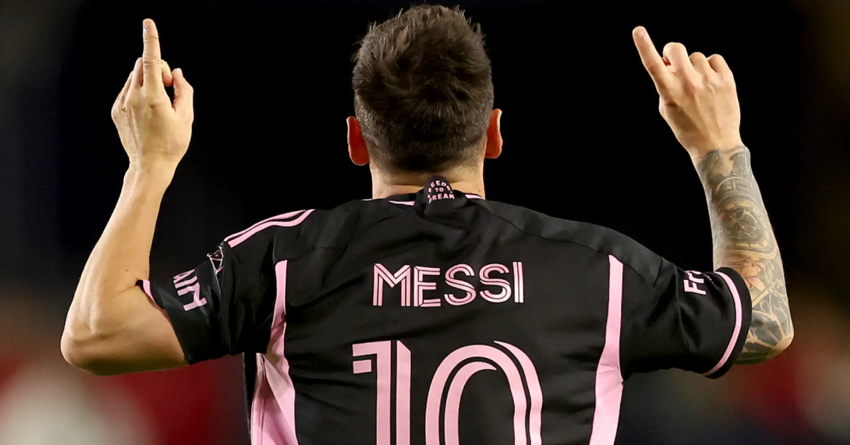 VIDEO : Lionel Messi s’illustre de nouveau avec un coup franc incroyable