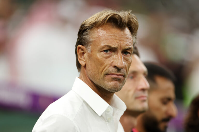 Hervé Renard bientôt sur le banc ? La grosse bombe tombe pour le français 