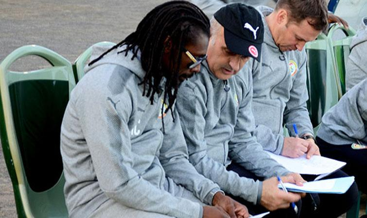 Dossier Hervé Renard : La grosse bombe tombe sur d’anciens de la Génération 2002 après le limogeage d'Aliou Cissé 2 Dossier Hervé Renard : La grosse bombe tombe sur d’anciens de la Génération 2002 après le limogeage d'Aliou Cissé