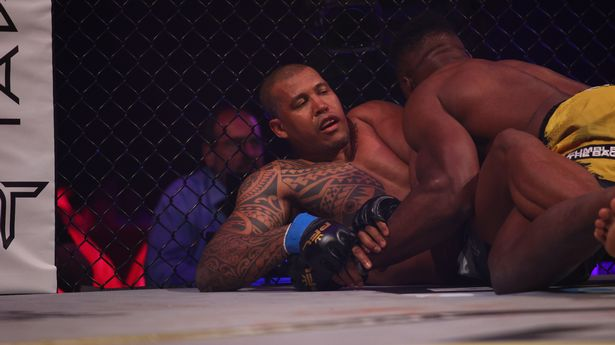 Francis Ngannou empoche une incroyable somme d'argent après sa victoire contre Renan Ferreira