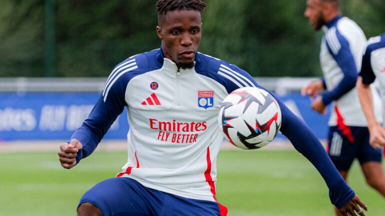 Wilfried Zaha, licencié par Lyon avant l'ouverture du mercato ?