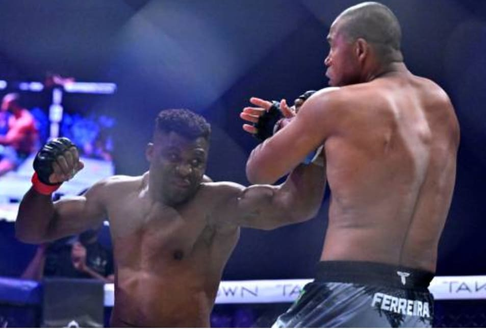"Quand je rentre chez moi..." : les révélations inattendues de Francis Ngannou après sa victoire sur Ferreira