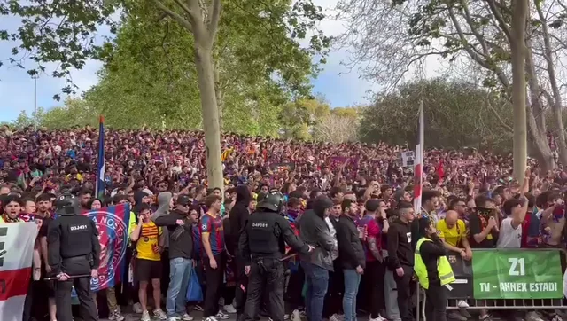 Choc au Camp Nou, des supporters du Barça lancent des chants violents contre Vinicius avant le clasico