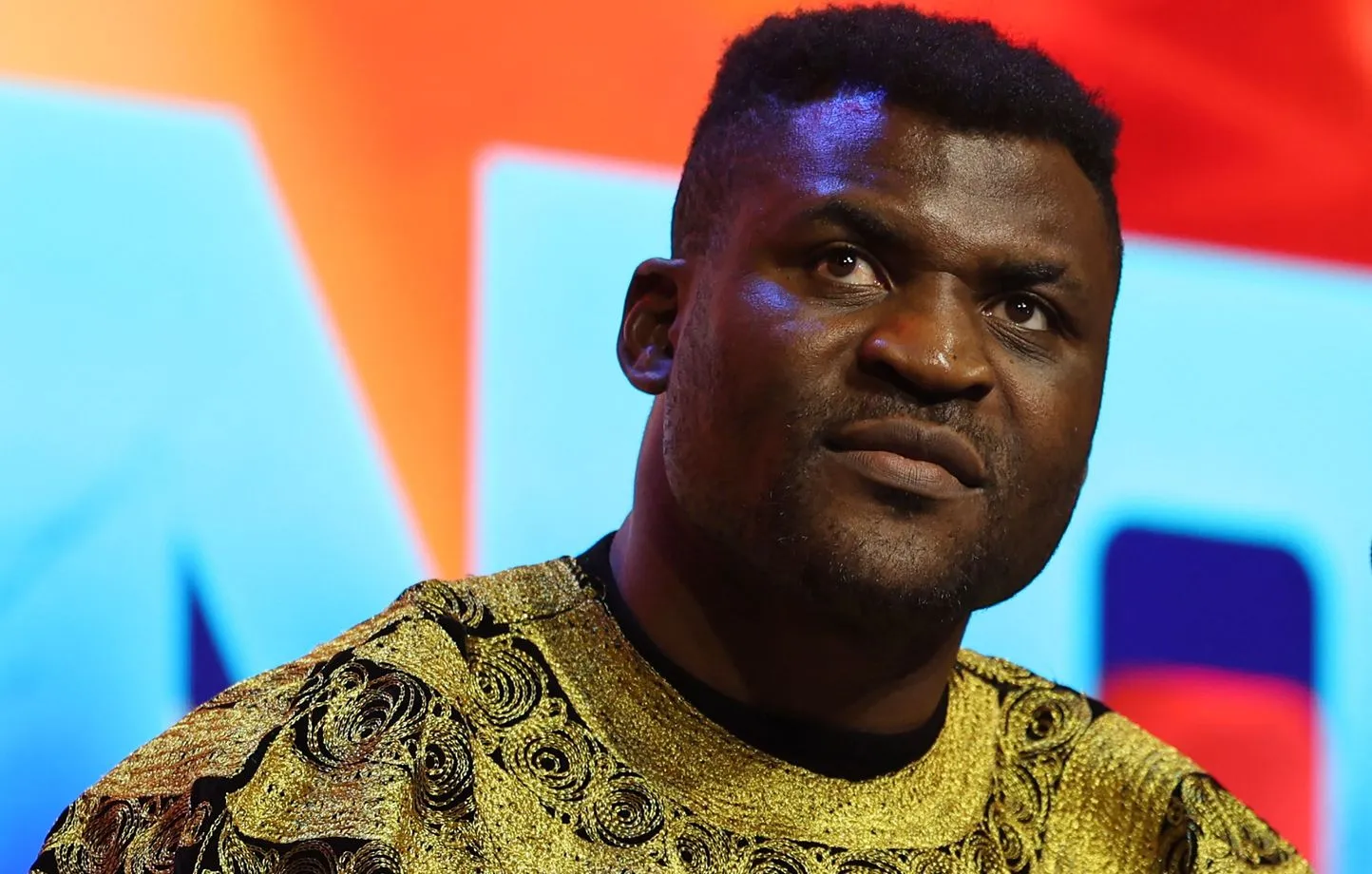 Francis Ngannou explique pourquoi il a mouillé ses pieds avant le combat contre Ferreira