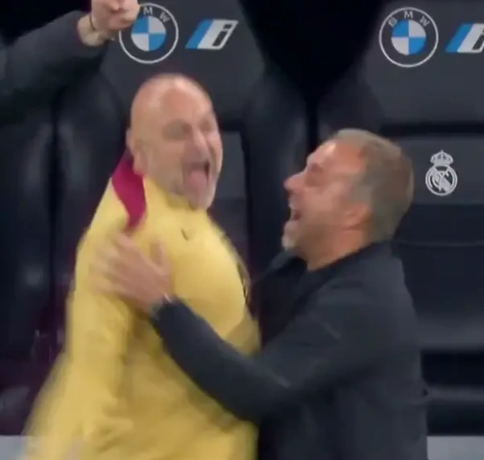 La réaction de Hansi Flick après le doublé express de Lewandowski lors du Clasico